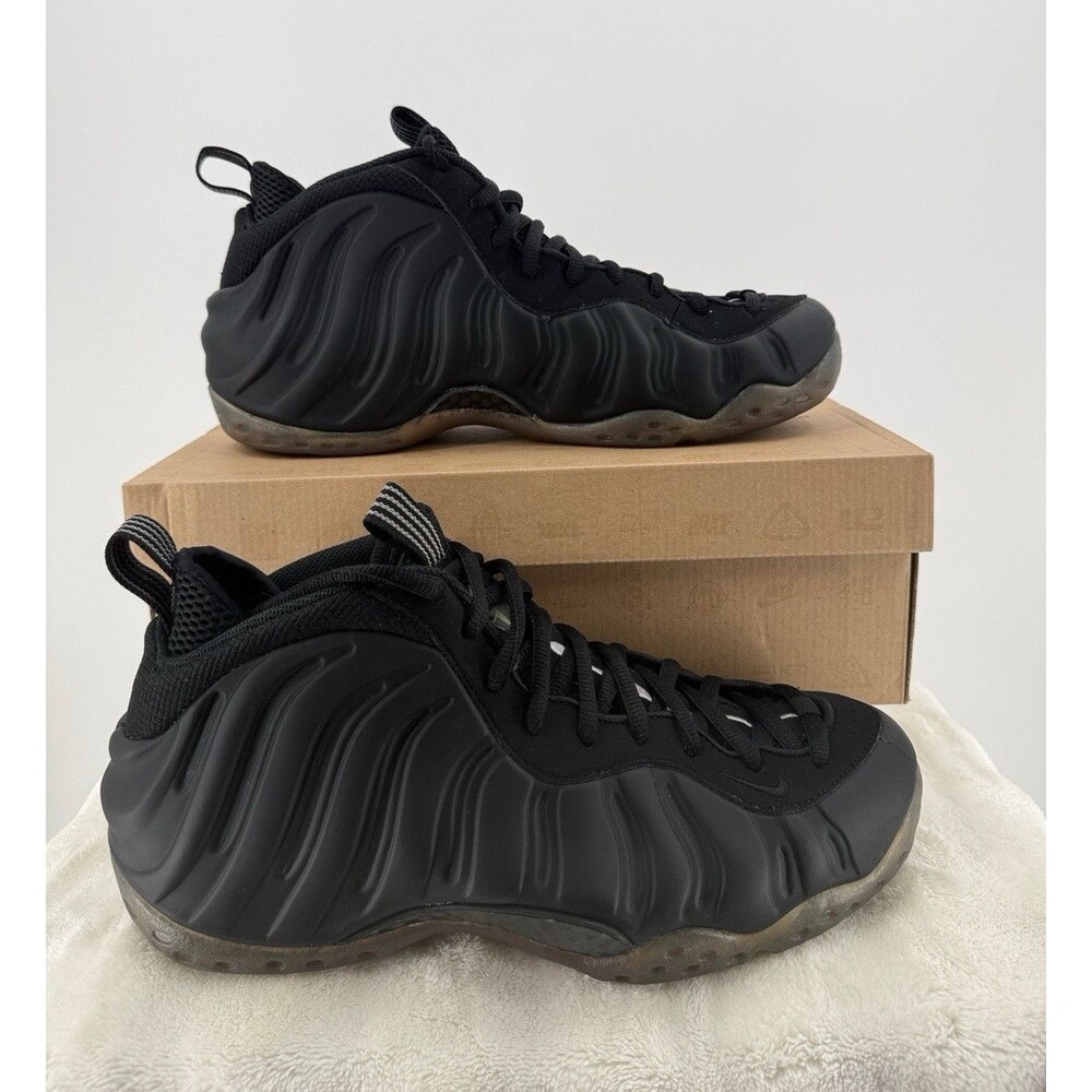 Nike Air Foamposite One Men’s Mid Top Black Lace Up Basketball Sneakers